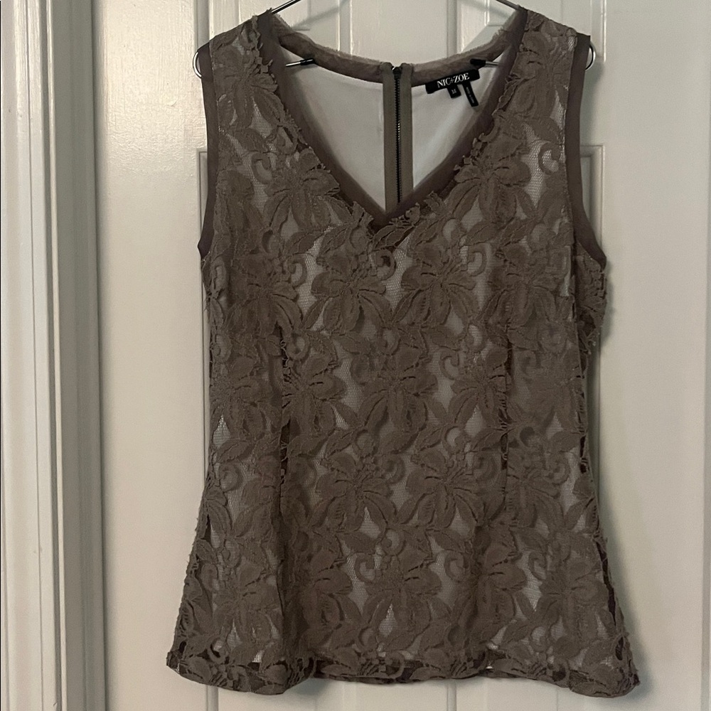 NIC+ZOE Taupe and White Sleeveless Top